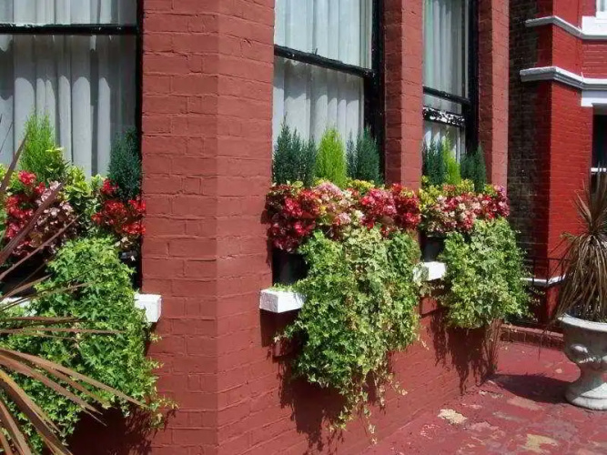 Queens Hotel