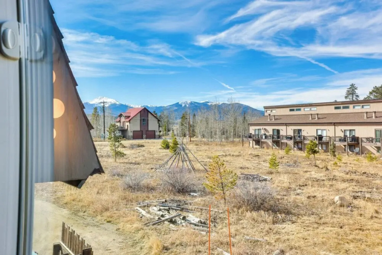 Walk to Winter Park Bus From Fraser Condo!