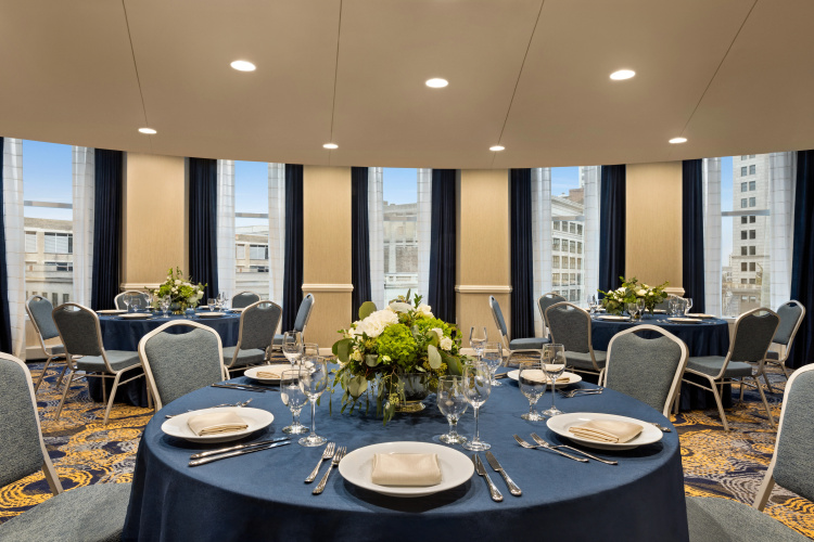 Crowne Plaza Cleveland At Playhouse Square photo 26