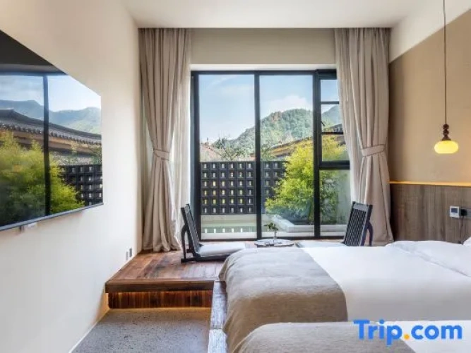 Standard Twin Family room