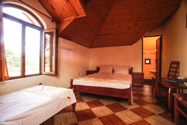 Classic Triple room