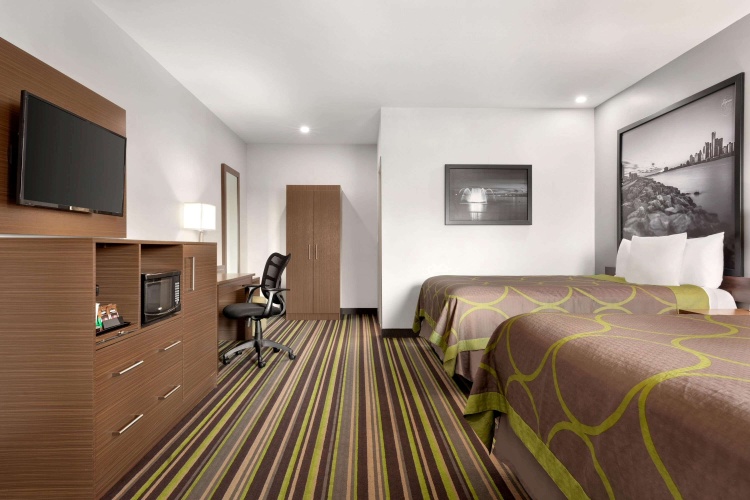 Super 8 By Wyndham Windsor/Dougall photo 7