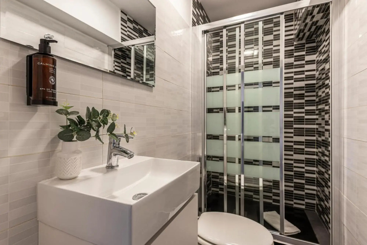 BNBHolder Calm Duplex RETIRO FREE PARKING