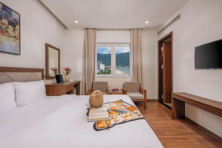 Deluxe Double room with partial ocean view