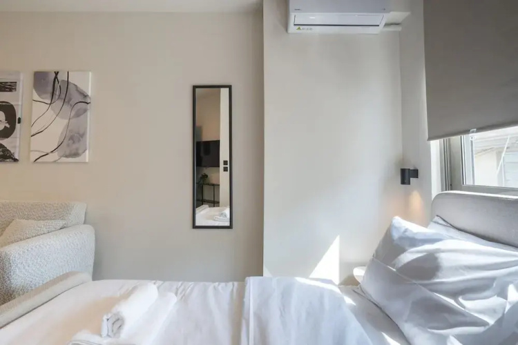 LIV - Prime Central Athens Studio S8-3a