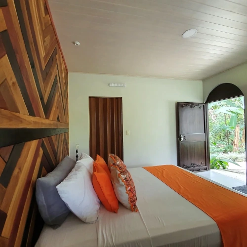 Deluxe Suite with land view