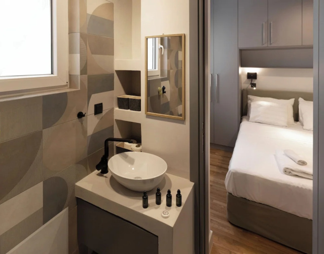 Well-designed apartment by the Acropolis