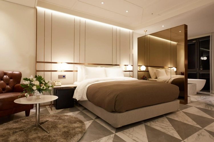 9 Brick Hotel