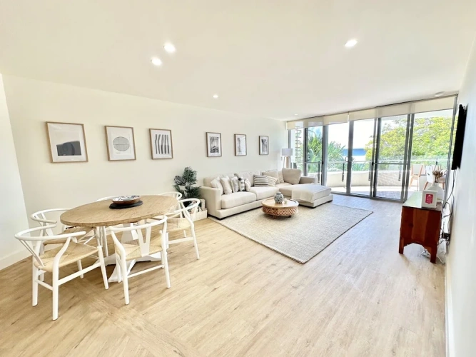 3 Bedrooms Deluxe Apartment with balcony