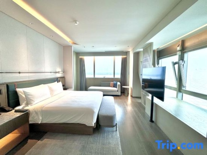 2 Bedrooms Family Suite with river view