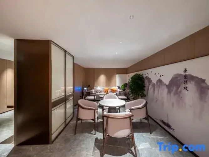 MiLan Hotel