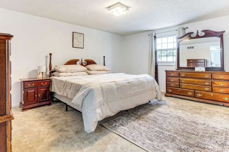 Shop, Golf & Explore: Home 14 Mi to Columbus!