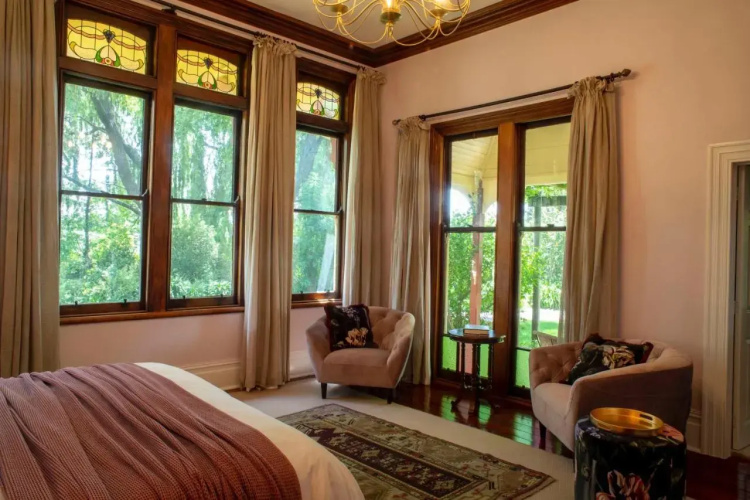 Hawthorne Country House