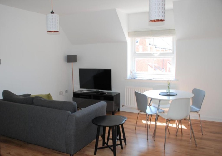 2 Bedrooms Apartment