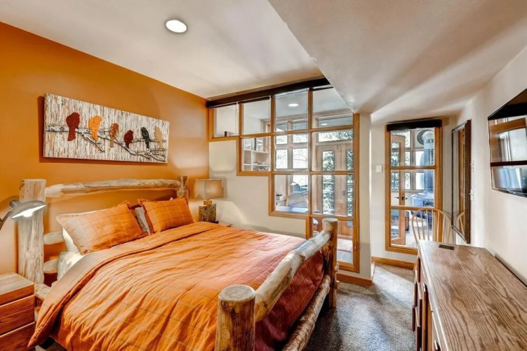 River Glen  106c 2 Bedroom Condo by RedAwning