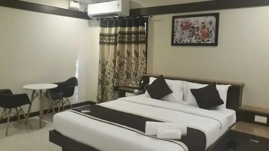 Green Valley Suites