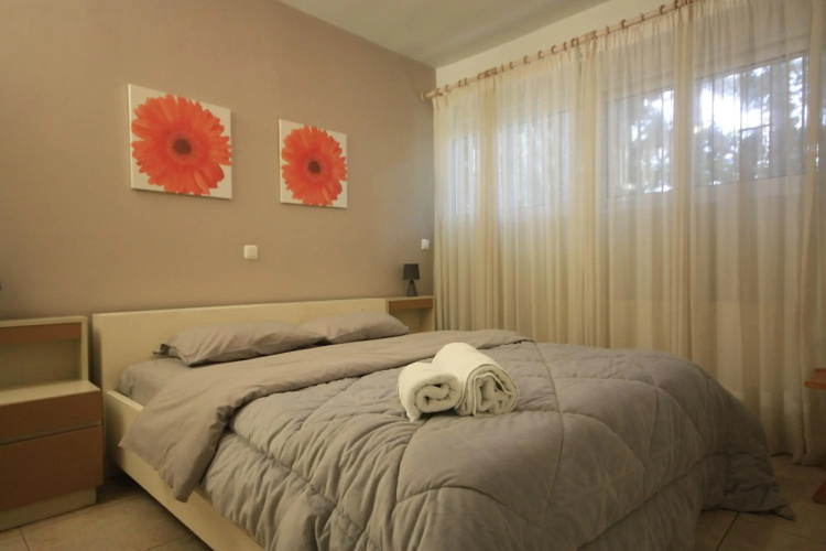 Park View Apartment with Garden 120m