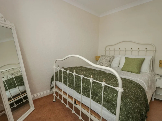 Moss Carr, Grimsby