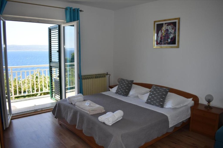 Standard Triple room with sea view