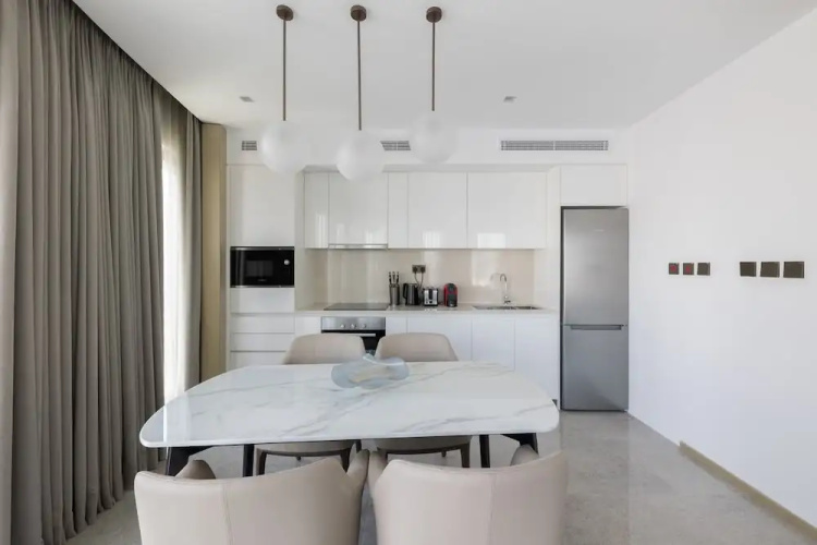 Comfortable 2BR Address Harbour Point