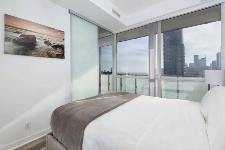 Diamond Vacation Homes - Eaton Centre