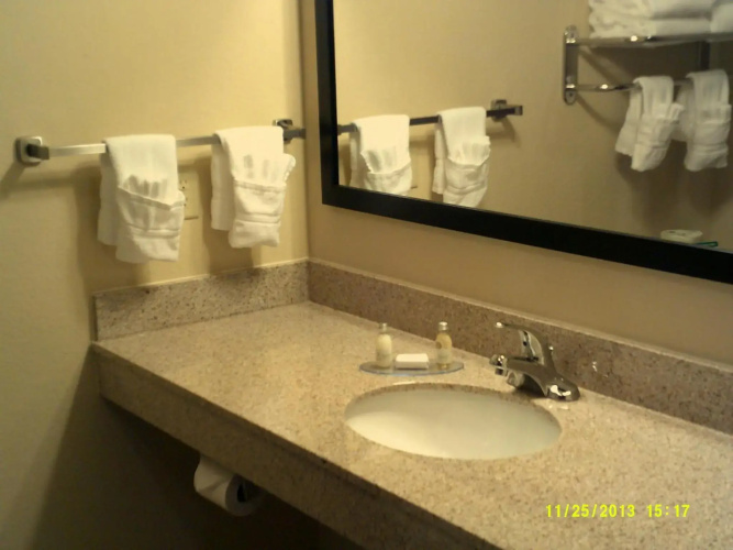 Cobblestone Hotel & Suites – Broken Bow