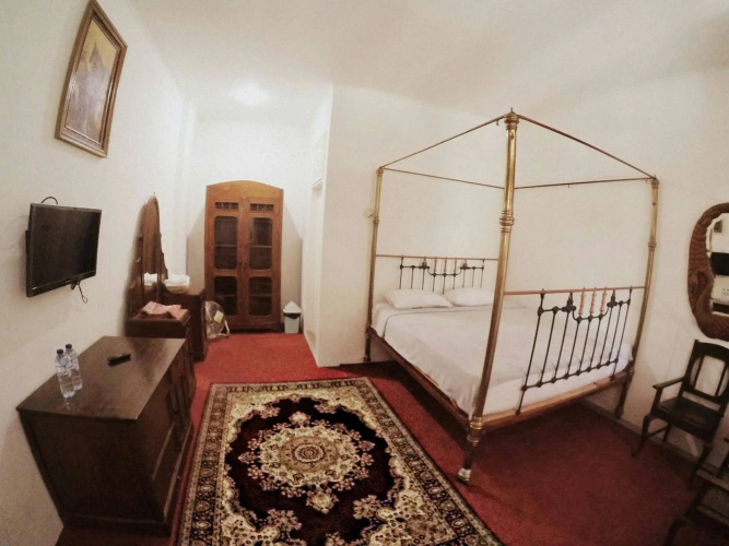 Amali Gallery Hotel