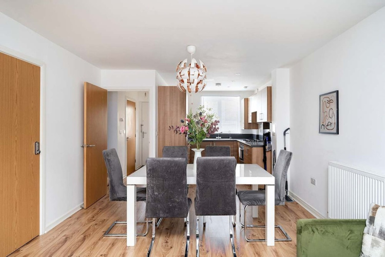 Charming 2-bedroom House in Northfleet