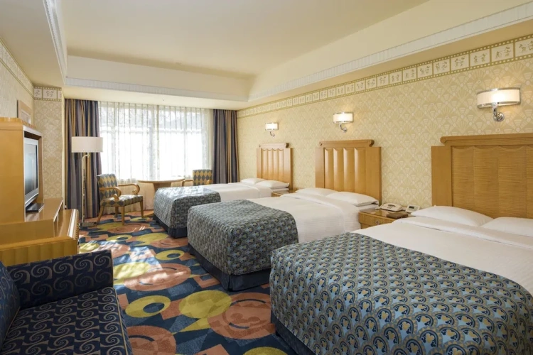Standard Triple room