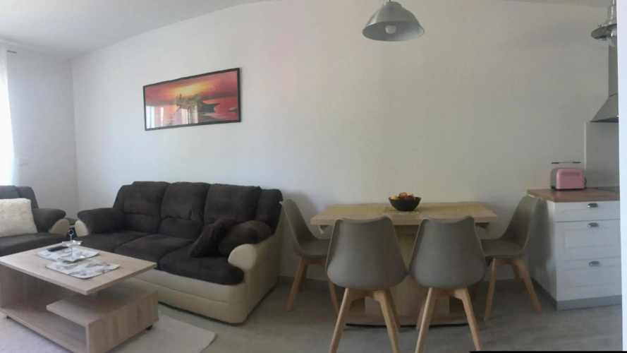 Holly apartman