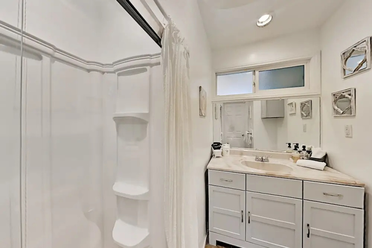 7085thav 2 Bedroom Home