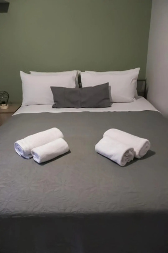 21st Street Comfy Studio