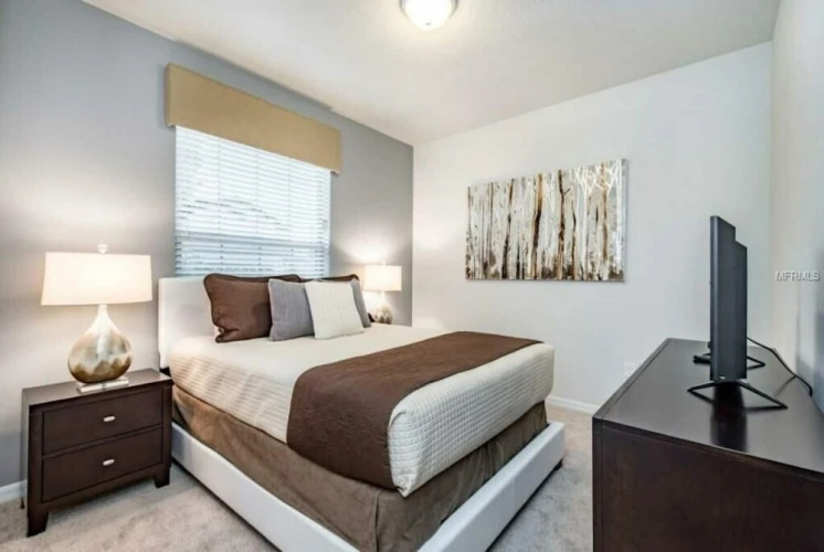 9035 Amazing Townhome for Your Family