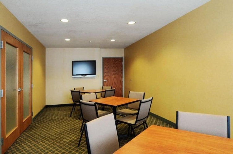 Parry Sound Inn & Suites photo 12