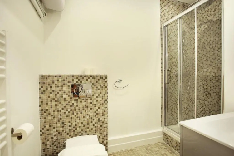 Tracy apartment