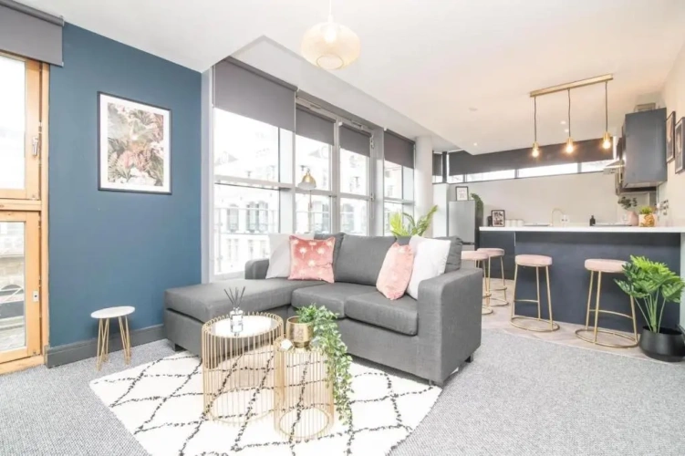 2 Bedrooms Apartment