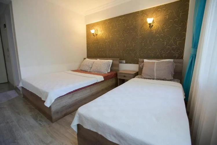 Standard Triple room with balcony