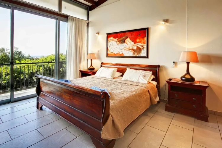 3 Bedrooms Villa with balcony