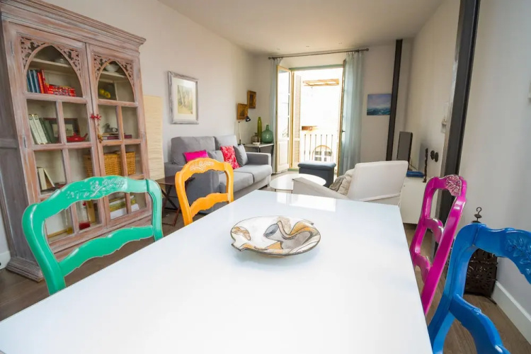 Adorable Apartment Ollerias
