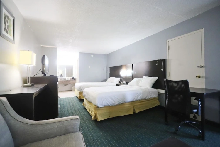 Quadruple Suite