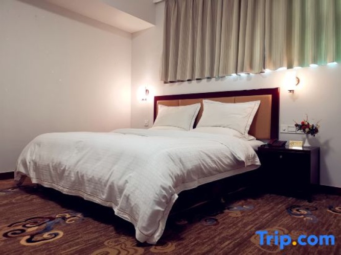 Deluxe Single Suite