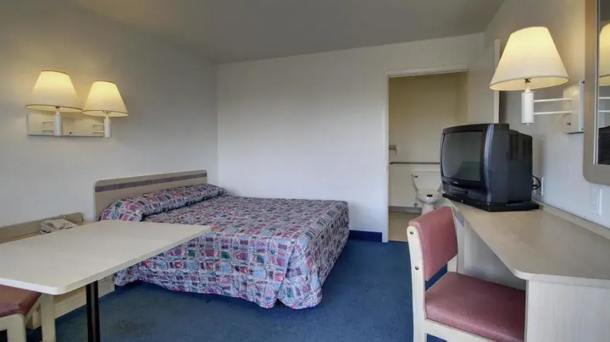 Motel 6 Hays