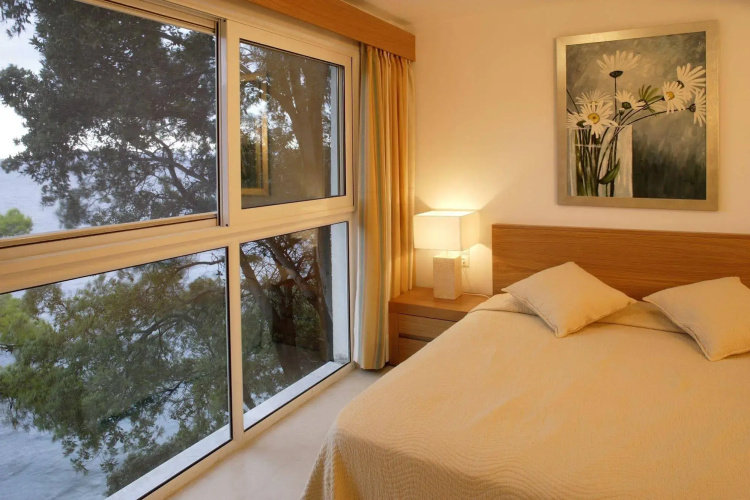 Cape Kanapitsa Hotel & Suites