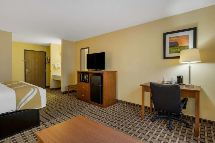 Ashland Inn & Suites