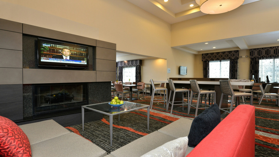 Holiday Inn Express Boston-Milford photo 16
