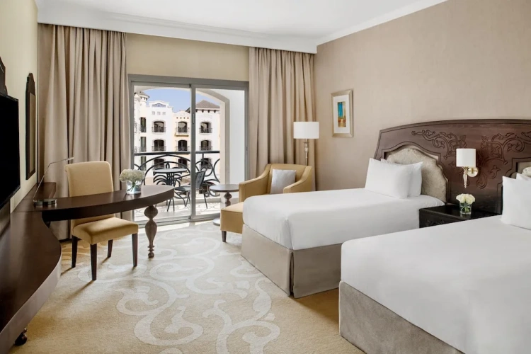 Standard Twin room with balcony