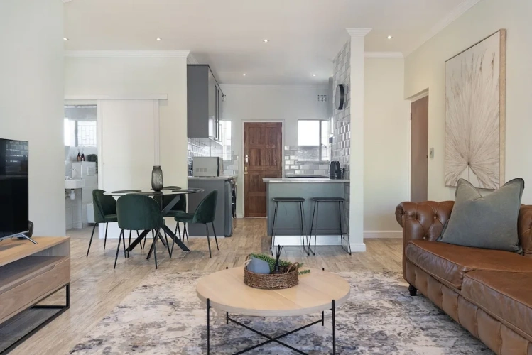 2 Bedrooms Apartment