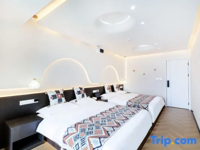 Standard Twin room with river view