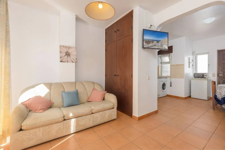 Oceanview Apart A By Sequeira