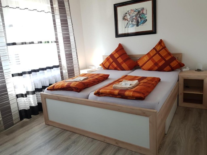 3 Bedrooms Apartment